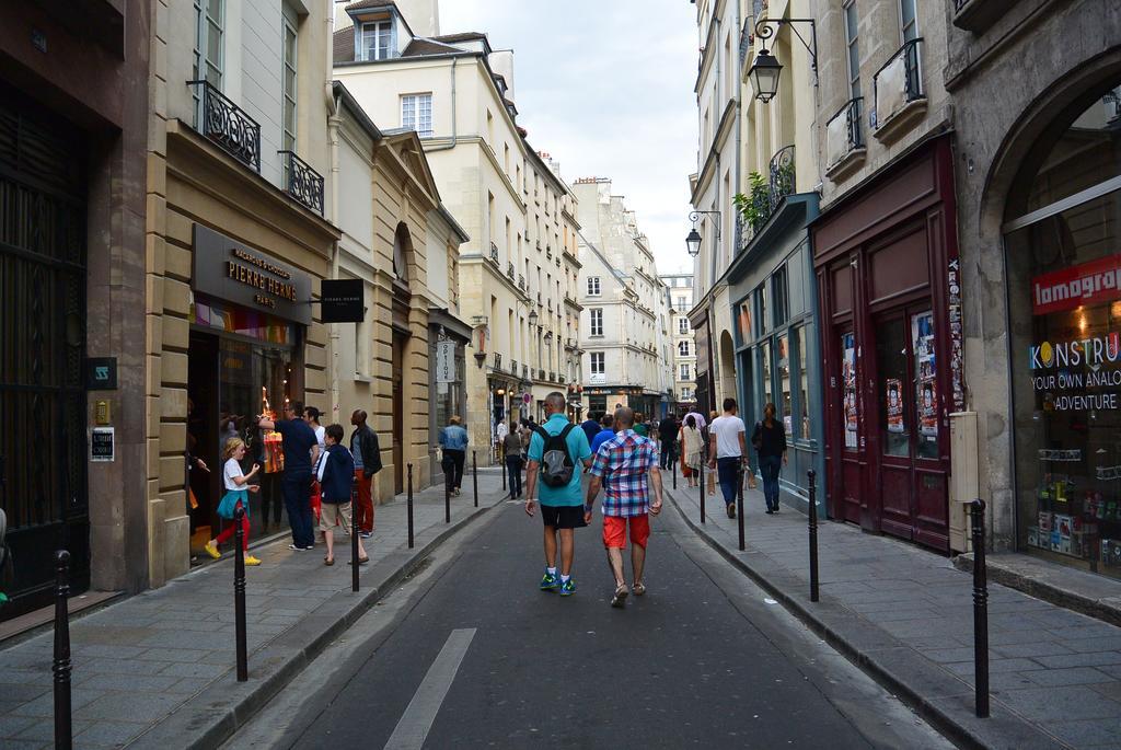 Pick A Flat'S Apartment In Le Marais - Rue Sainte Croix De La Bretonnerie Paris Oda fotoğraf